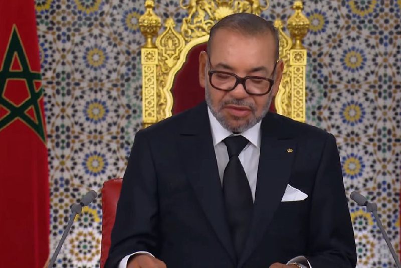 جلالة الملك يؤكد التزام المغرب بالانفتاح على محيطه الجهوي وجواره المباشر