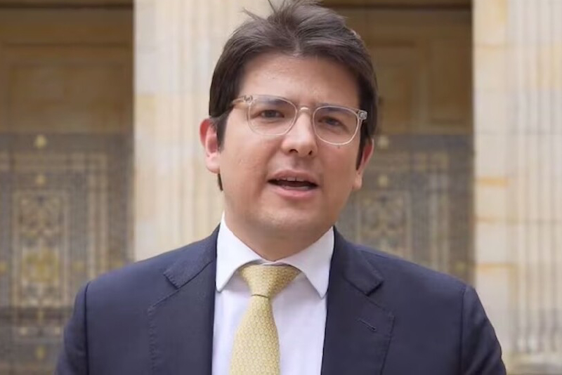 كولومبيا.. وفاة السناتور ميغيل أوريبي تورباي متأثرا بجروحه إثر هجوم مسلح