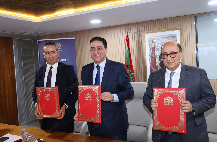  تبادل المعطيات.. توقيع اتفاقية شراكة بين كتابة الدولة المكلفة بالتجارة الخارجية ومكتب الصرف والصندوق الوطني للضمان الاجتماعي