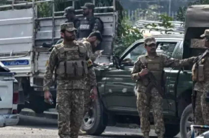 الأمن الباكستانية تقضي على 30 مسلحا في عملية أمنية شمال غربي البلاد