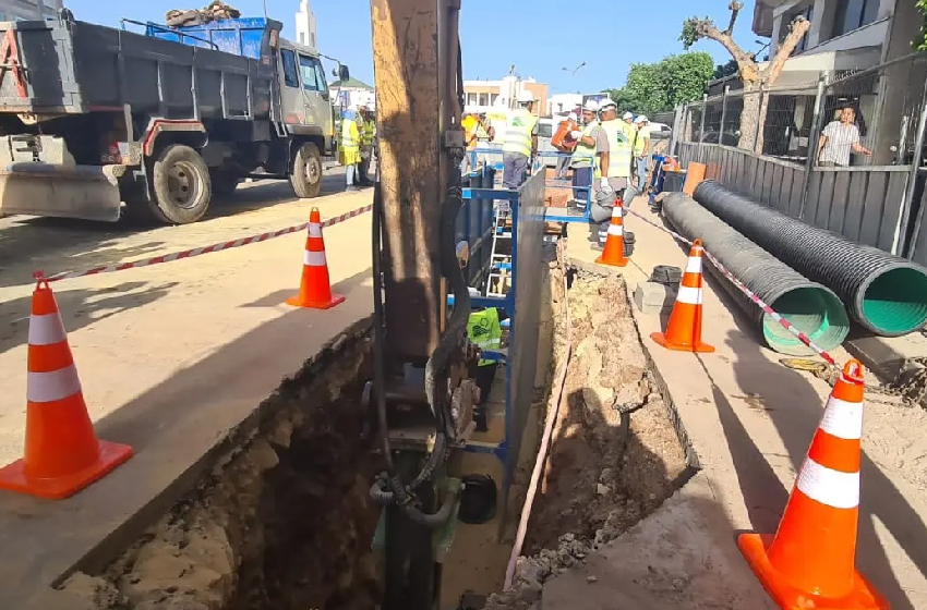  الحسيمة .. تواصل الجهود لتقوية شبكات التطهير السائل والبنية التحتية المائية تحسبا للاضطرابات الجوية