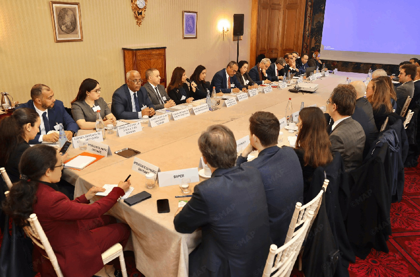  باريس.. وفد هام من جهات الأقاليم الجنوبية الثلاث يعقد لقاء مع “حركة مقاولات فرنسا” للنهوض بالاستثمارات