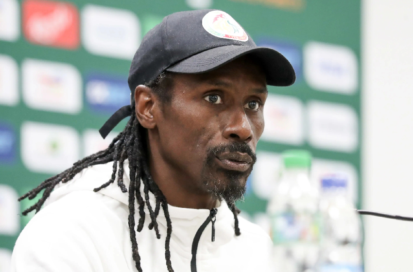 مدرب منتخب السنغال لكرة القدم