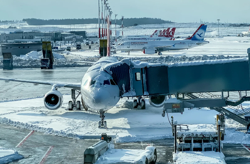 . تعليق الدراسة وإلغاء الرحلات الجوية تحسبا لعاصفة ثلجية مرتقبة