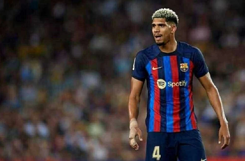  برشلونة يستعيد خدمات مدافعه أراوخو قبل كأس السوبر الإسبانية