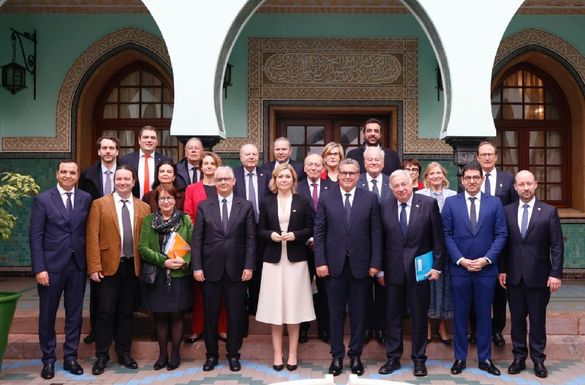  رئيس الحكومة يستقبل وفدا برلمانيا فرنسيا بقيادة رئيسة الجمعية الوطنية ورئيس مجلس الشيوخ