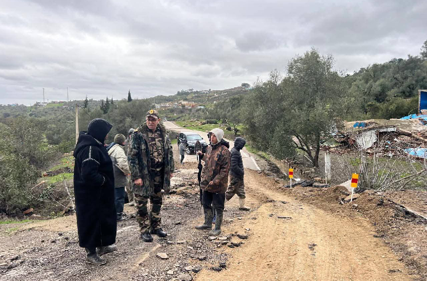  إقليم شفشاون.. السلطات المحلية تشرع في إعادة العائلات المتضررة من الاضطرابات الجوية إلى منازلها