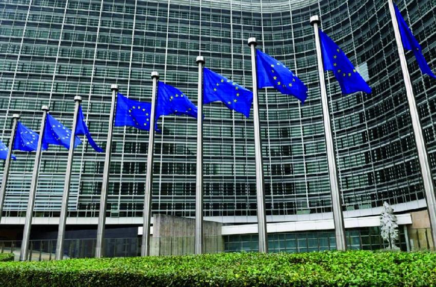 الرسوم الجمركية: الاتحاد الأوروبي يطلب “توضيحات” عقب قرار المحكمة العليا الأمريكية