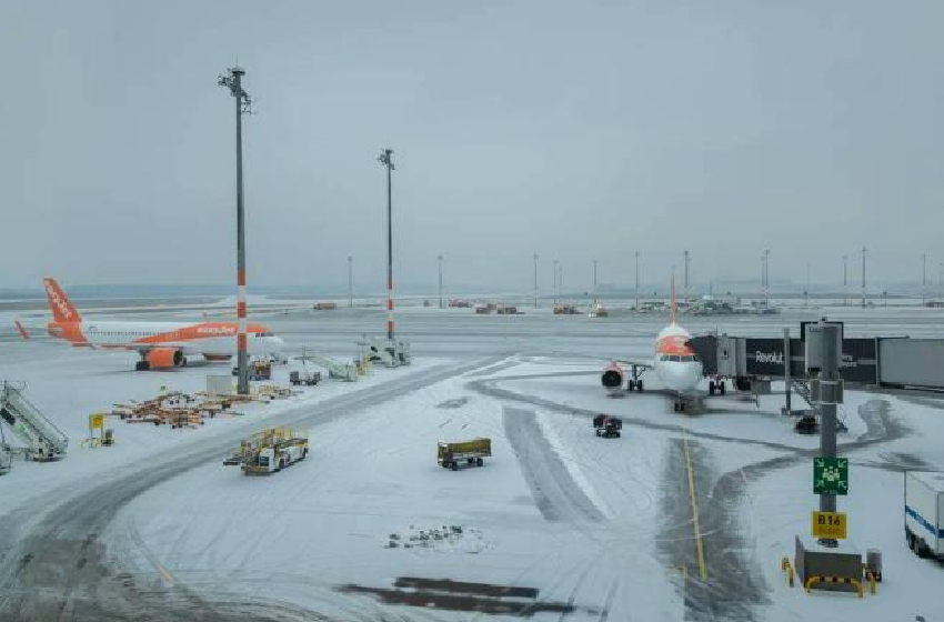 الأسود يتسبب في استمرار توقف حركة الطيران بمطار برلين